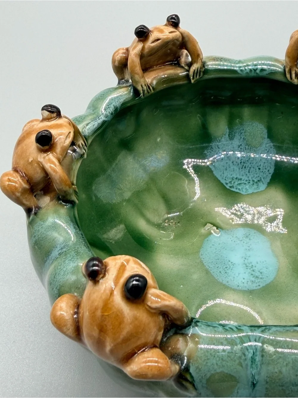 VTG Majolica Style Ceramic 6 Frogs Bowl Planter Green Drip Glaze Lily Pad 5